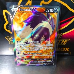 Skuntank V Full Art Pokemon Card - Single